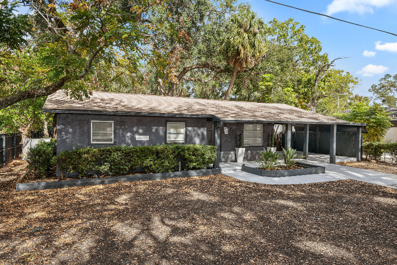 4303 W Woodlawn Ave - Photo 3 of 20