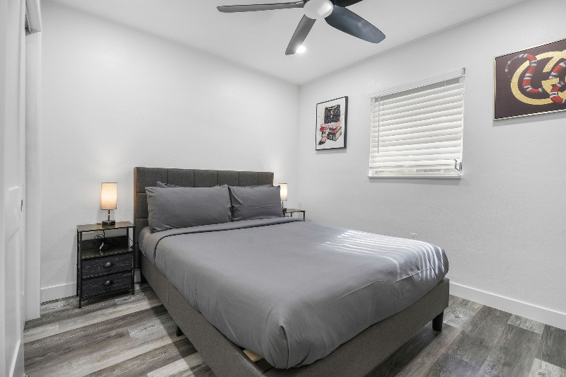 4303 W Woodlawn Ave - Photo 7 of 20