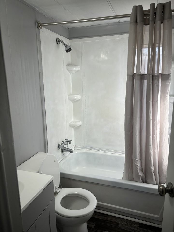 208 Fernwood Park Dr #NA - Photo 2 of 5