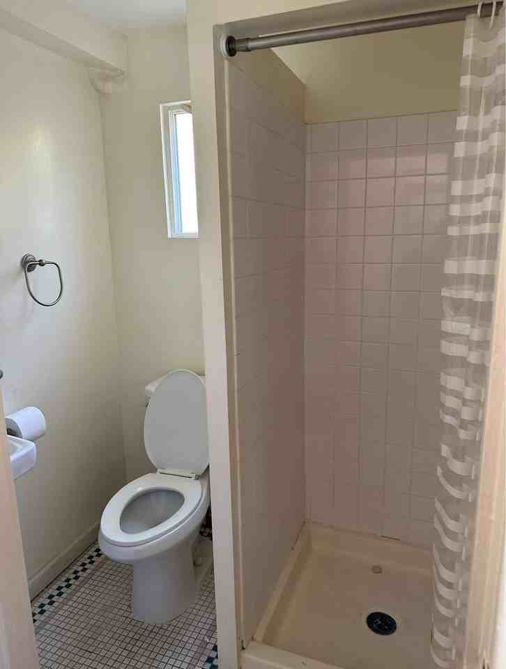 1518 Fairview St #B - Photo 3 of 12