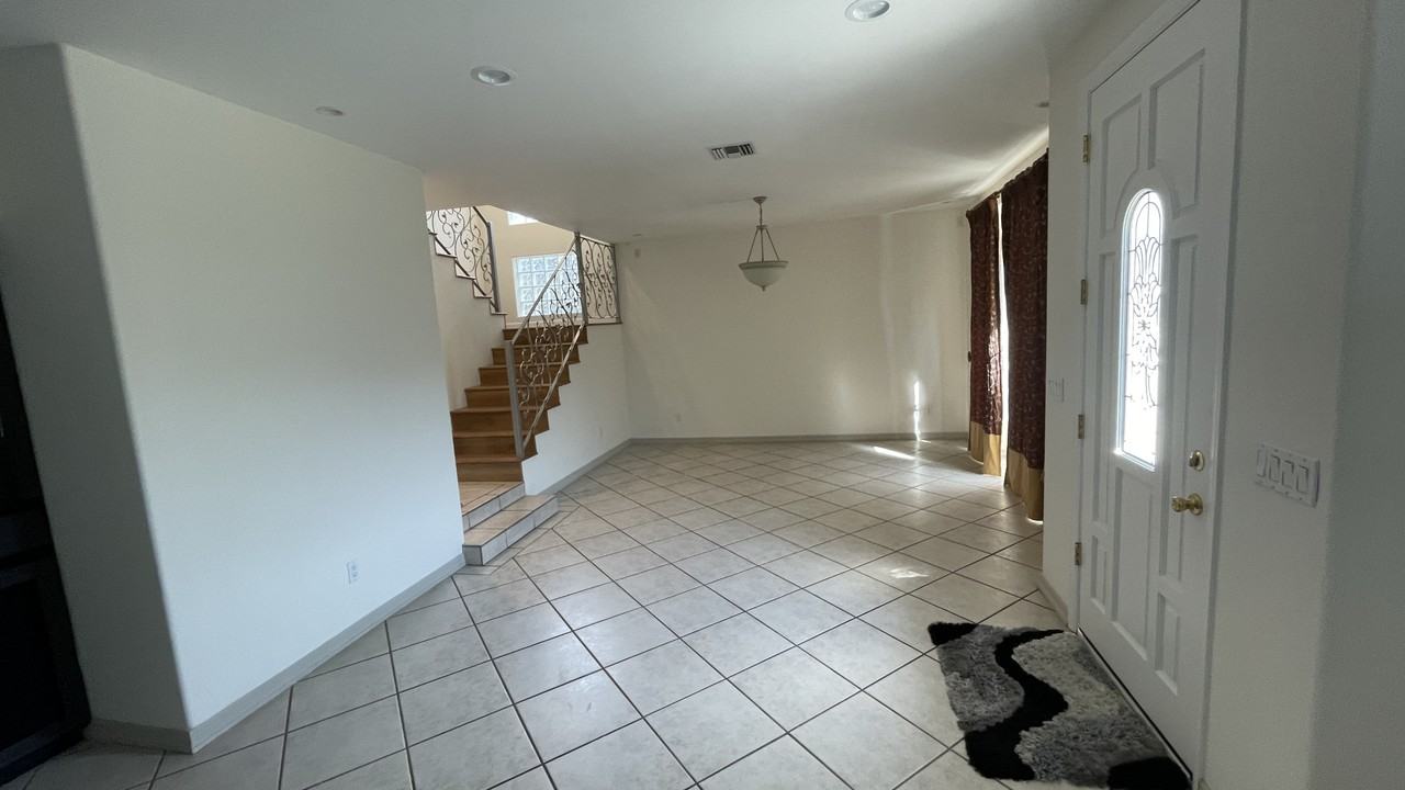 2545 Manhattan Ave #NA - Photo 3 of 9