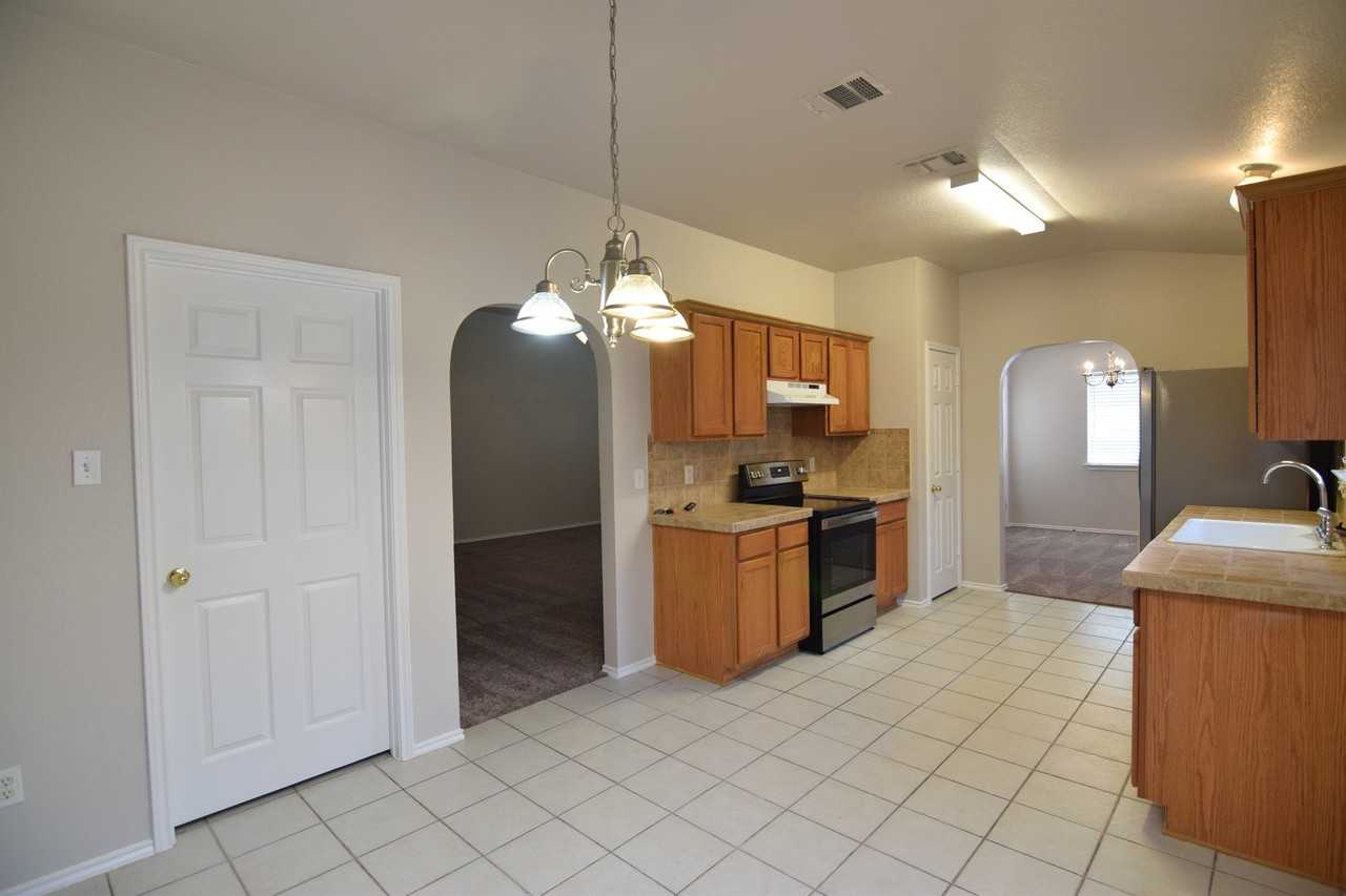 5006 Sydney Harbour Ct #NA - Photo 6 of 20