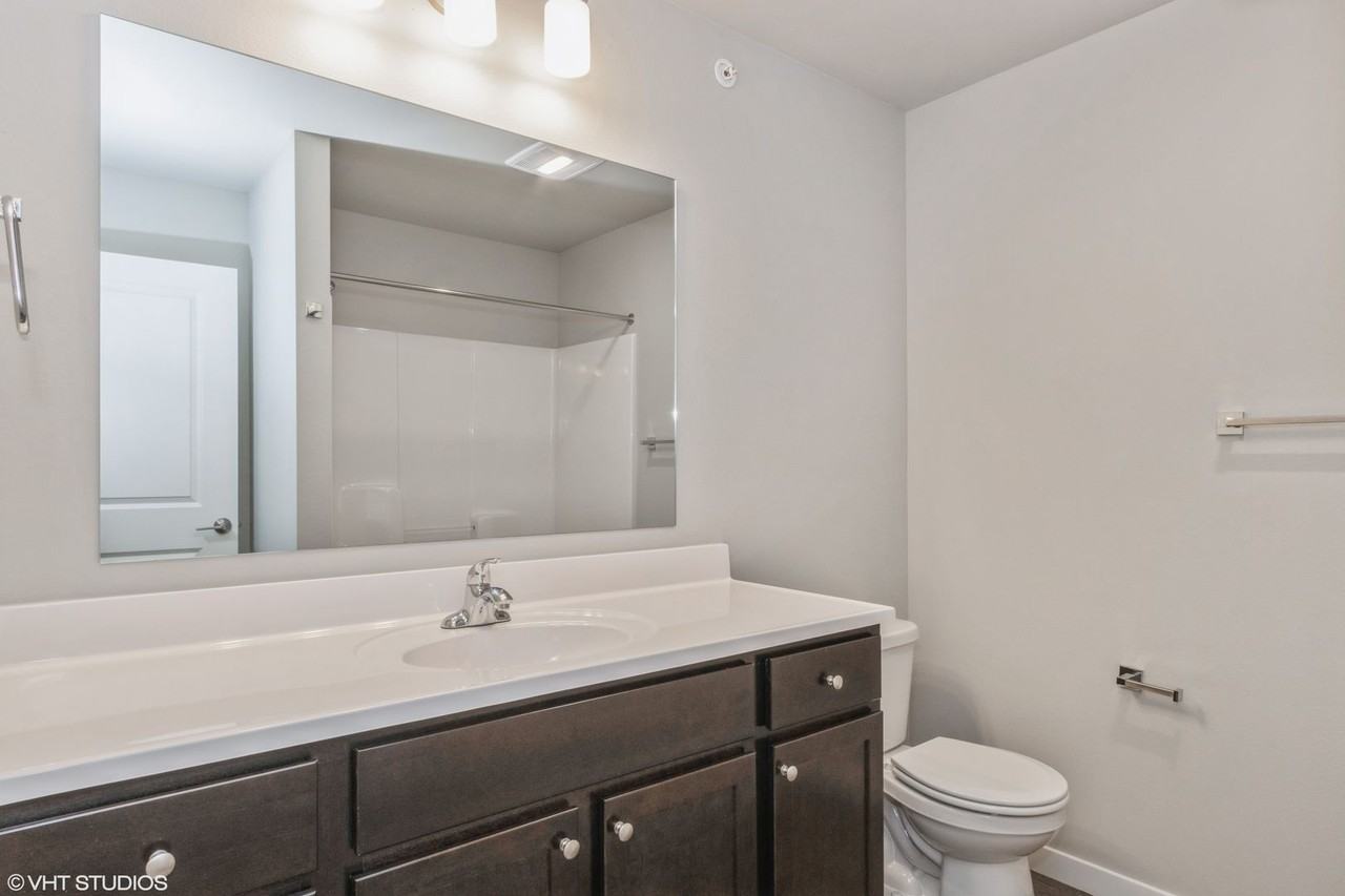 Big Ben Townhomes - Photo 4 of 9