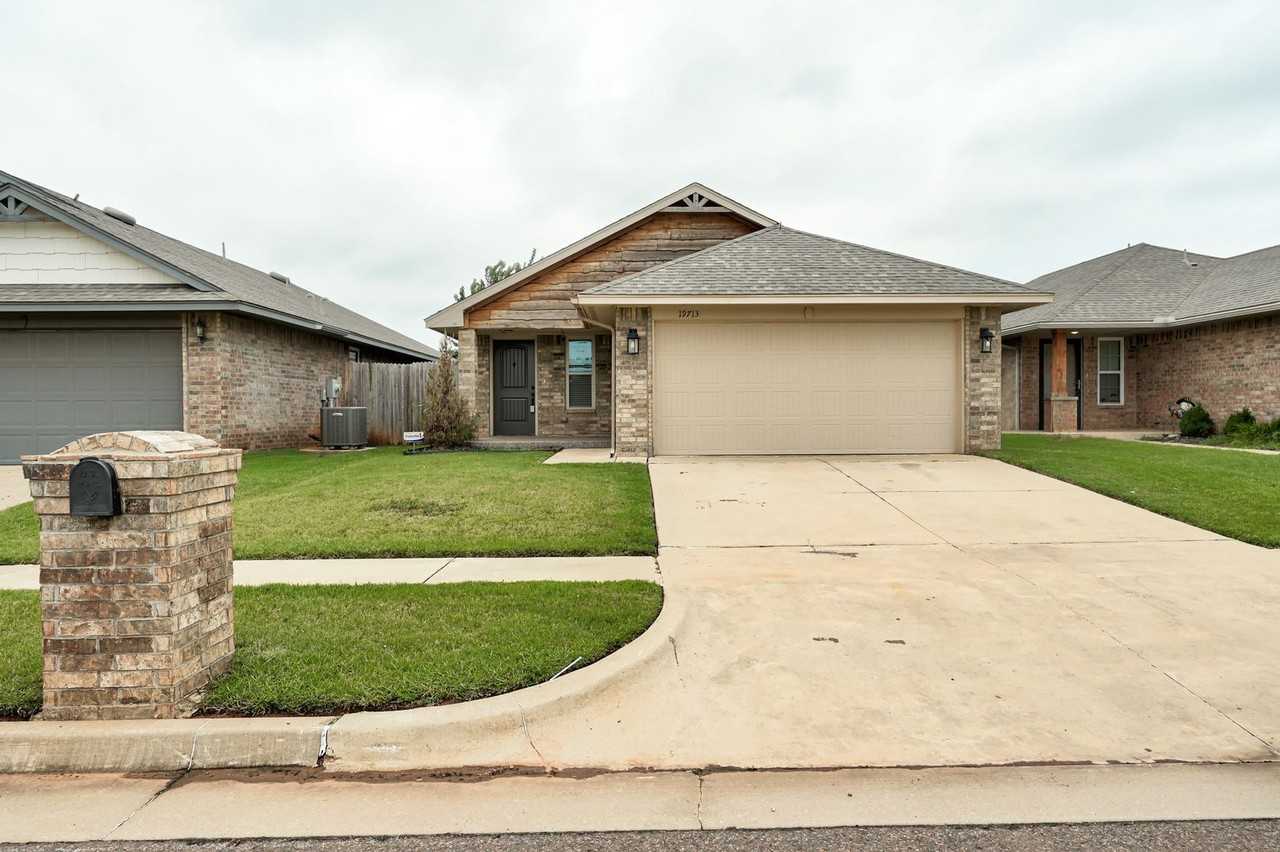 19713 Brunswick Ct - Photo 2 of 29