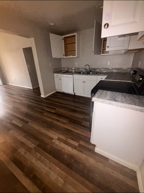 194 S Oak St - Photo 3 of 8