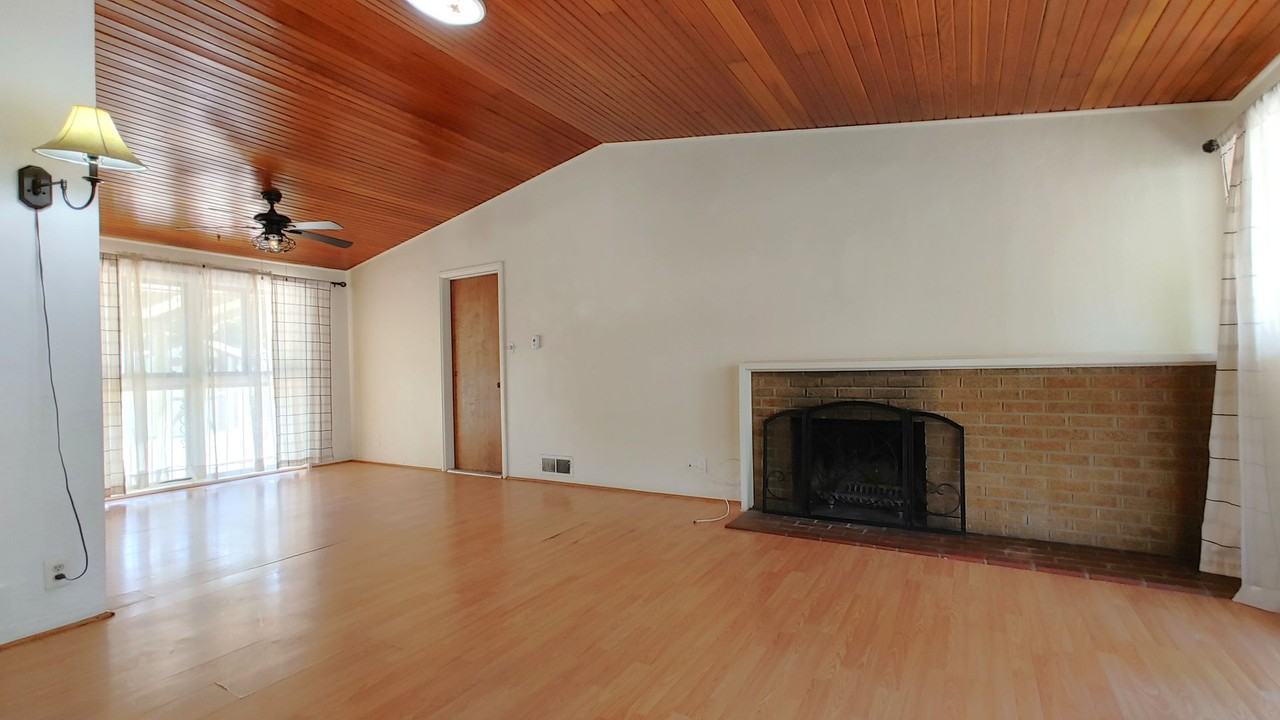 2834 La Veta Dr Ne - Photo 2 of 16