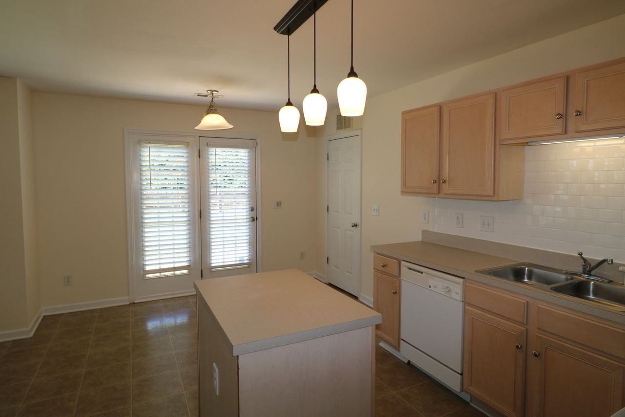 136 Silver Creek Trl - Photo 3 of 18