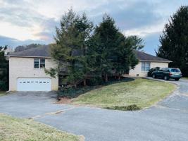 featured image of 1437 Sandy Cir