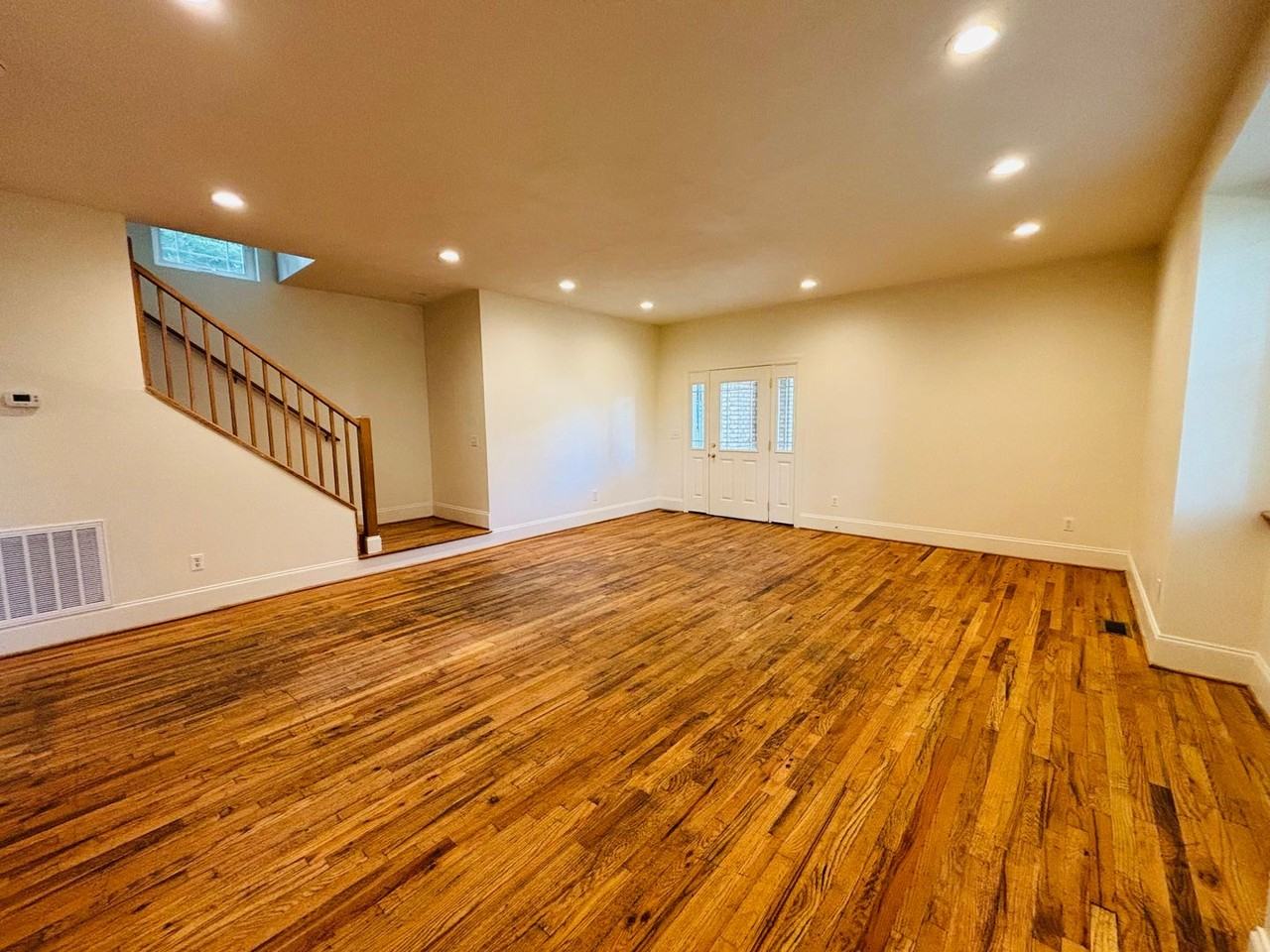 625 Green St - Photo 5 of 23