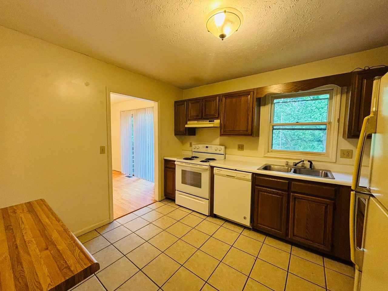 315 Sunset Blvd - Photo 5 of 20