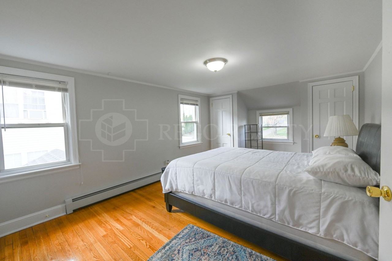 24 Roger St - Photo 7 of 15
