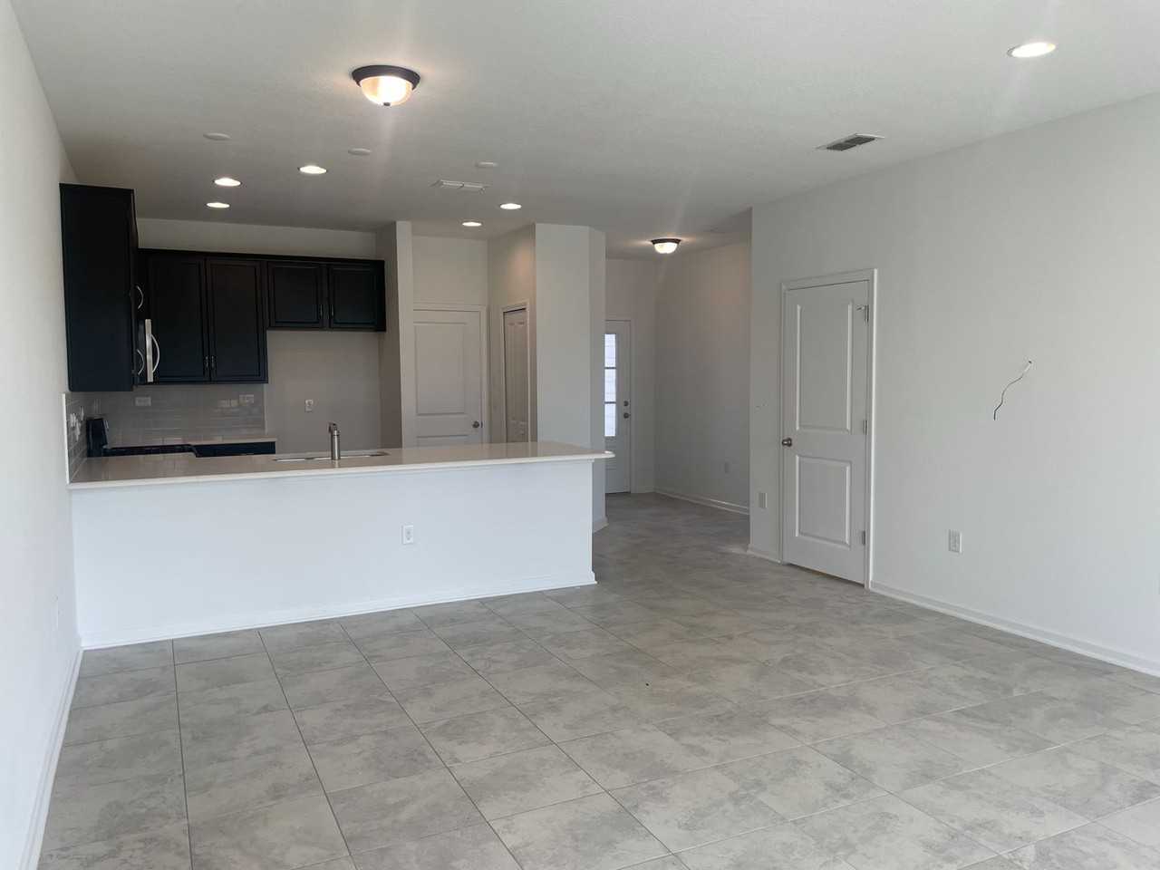 40 Pinebury Ln - Photo 2 of 13