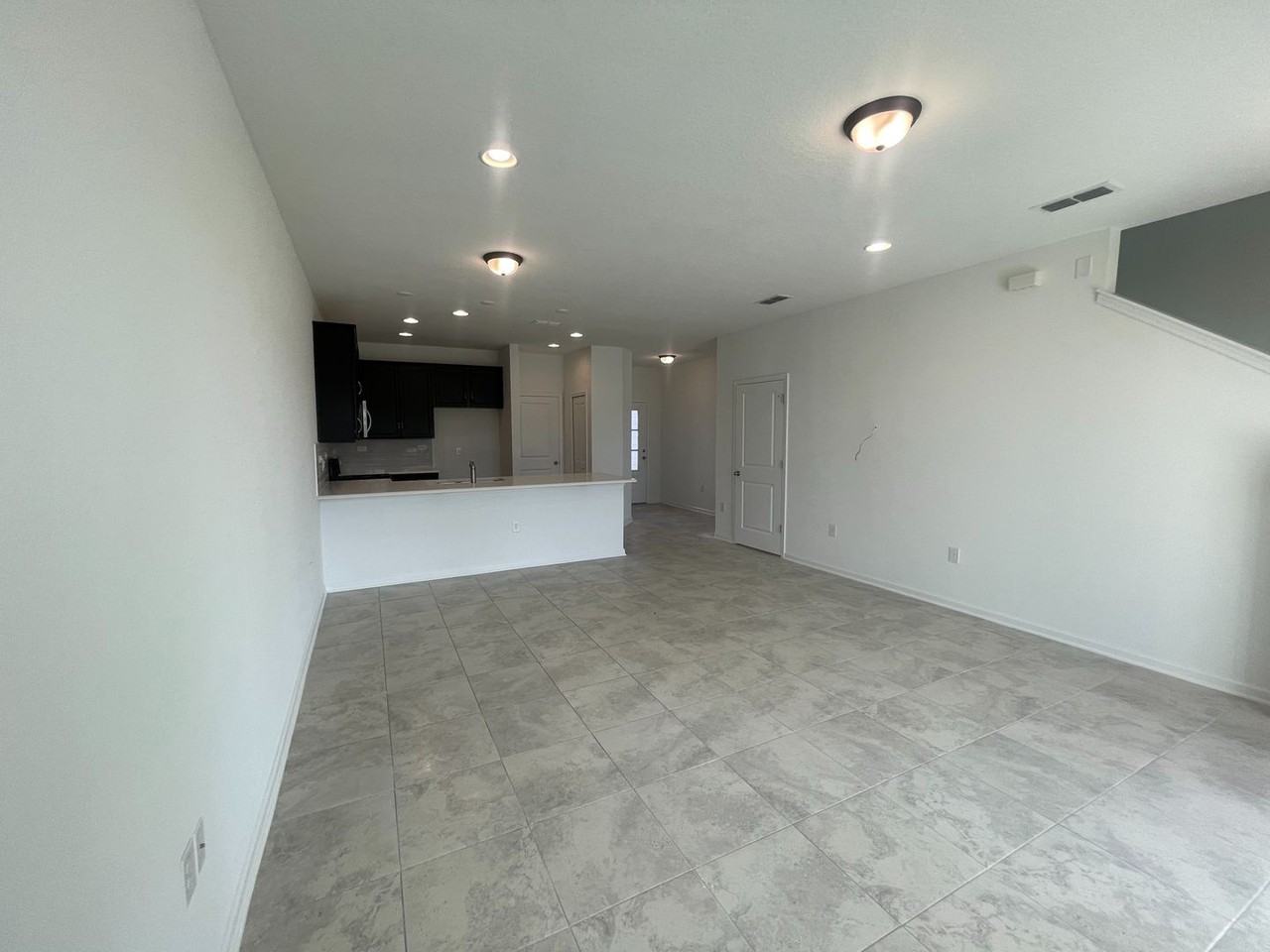 40 Pinebury Ln - Photo 4 of 13