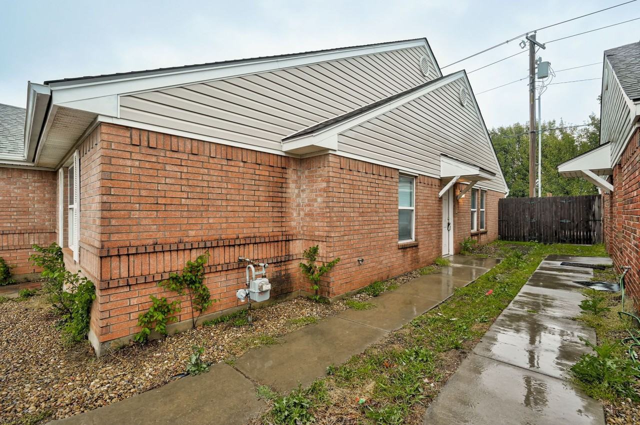 602 Welston Cir #2 - Photo 4 of 50