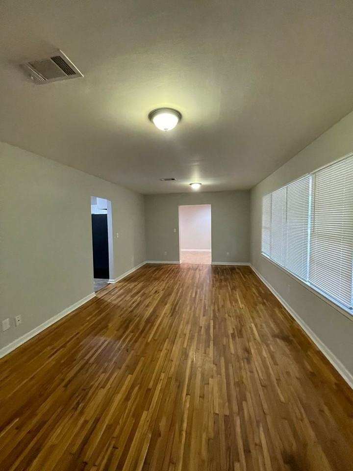 311 Whetstone Dr - Photo 2 of 14
