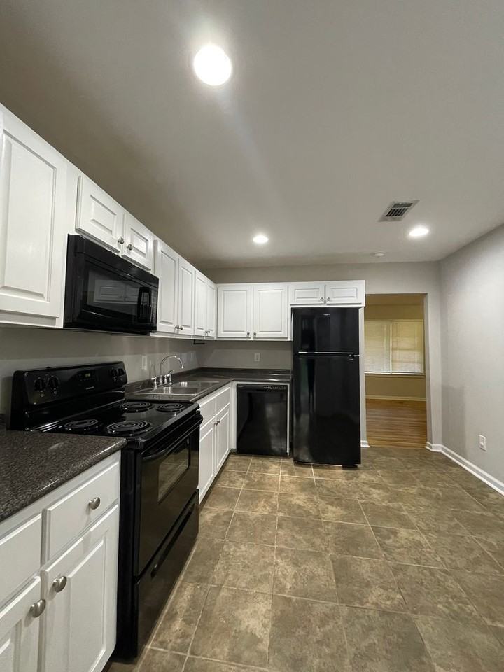 311 Whetstone Dr - Photo 5 of 14