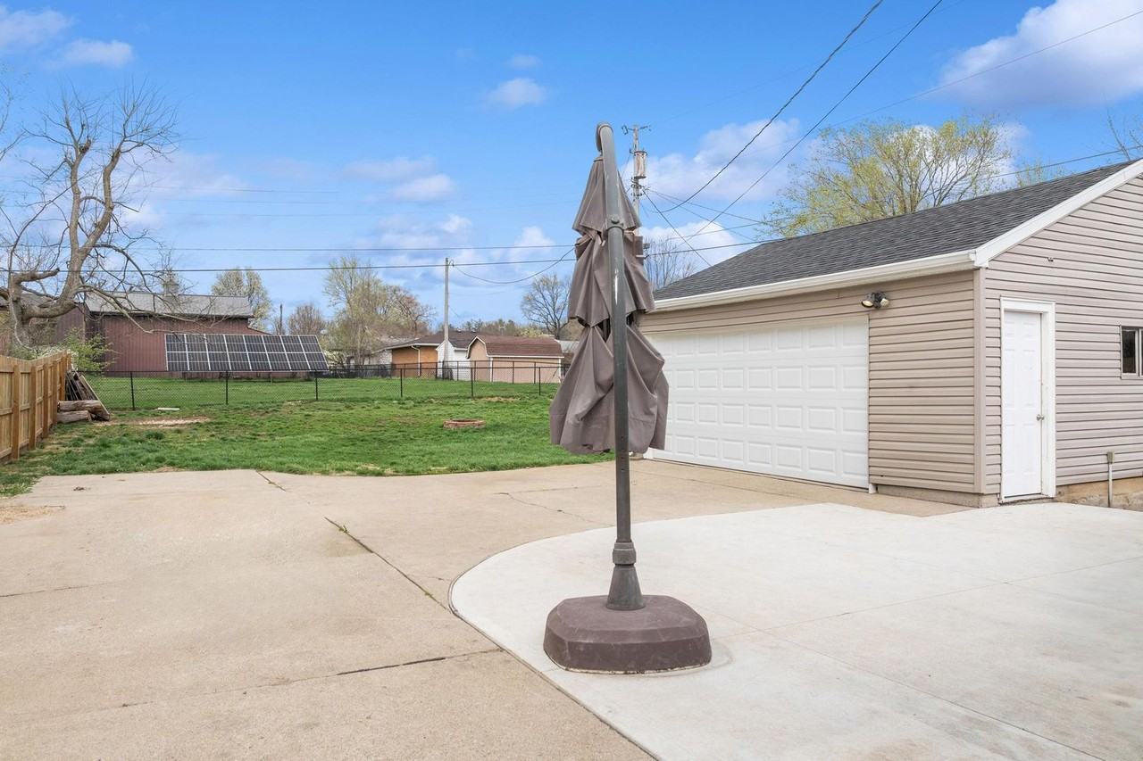 2 Marshall Ave - Photo 2 of 31