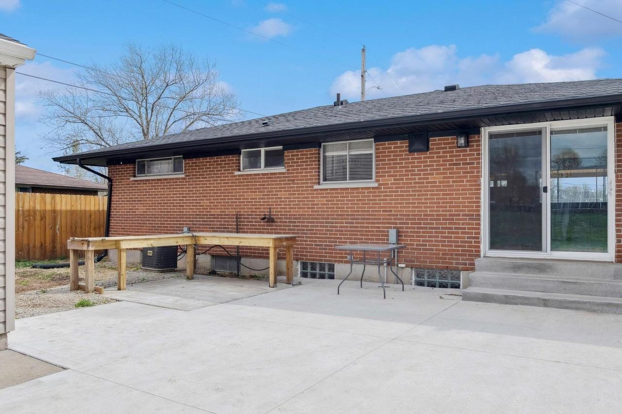 2 Marshall Ave - Photo 5 of 31