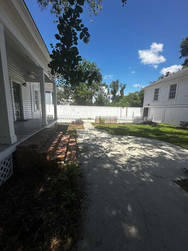 105 E North St - Photo 3 of 17