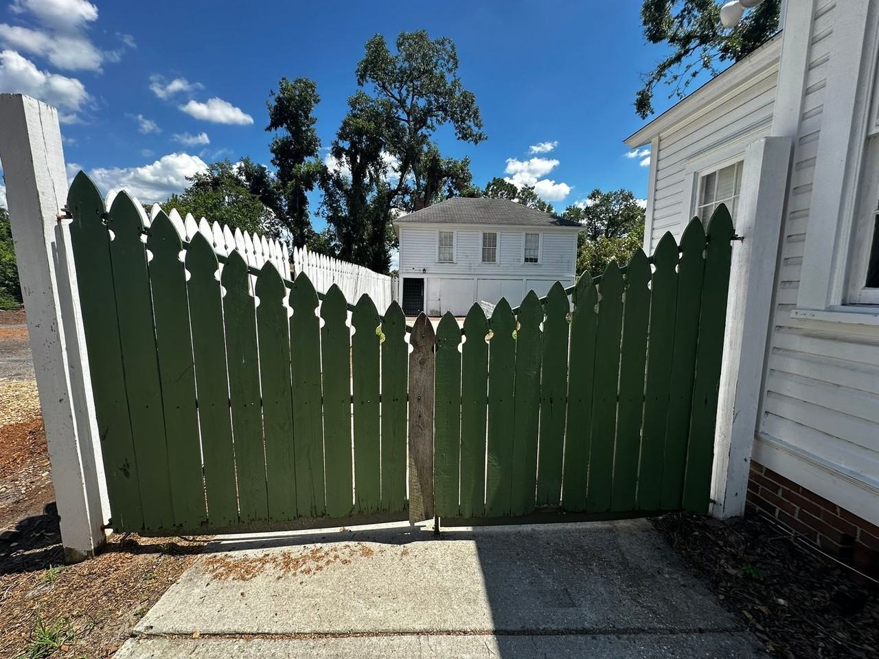 105 E North St - Photo 4 of 17