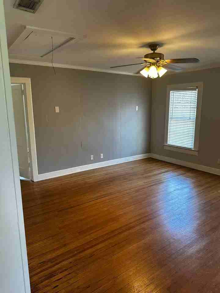 105 E North St - Photo 5 of 17