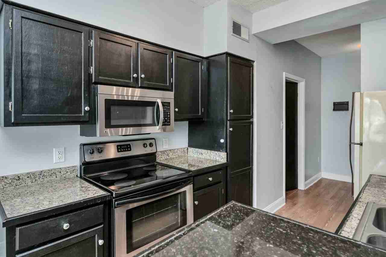2002 Greene St #113 - Photo 4 of 23