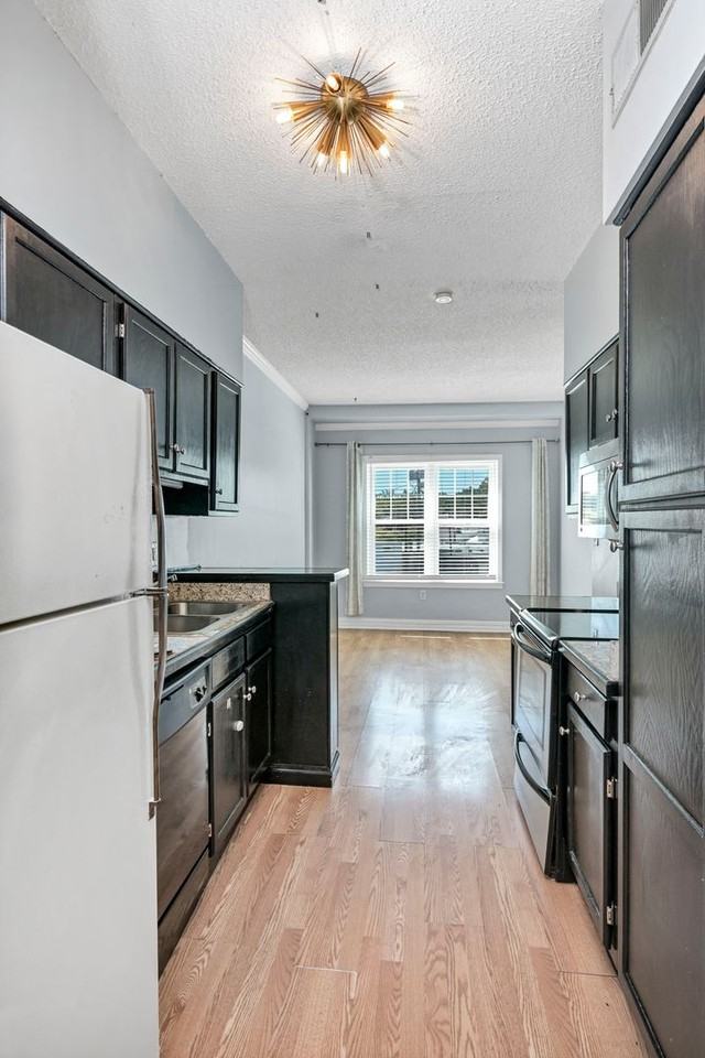 2002 Greene St #113 - Photo 6 of 23