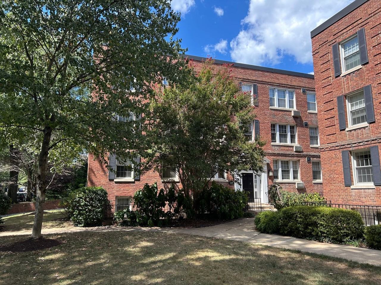 4491 Macarthur Blvd Nw #302