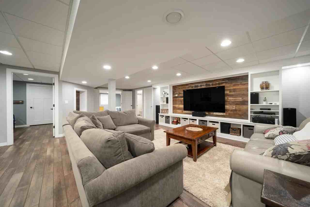 1144 Rolling Ln - Photo 2 of 17