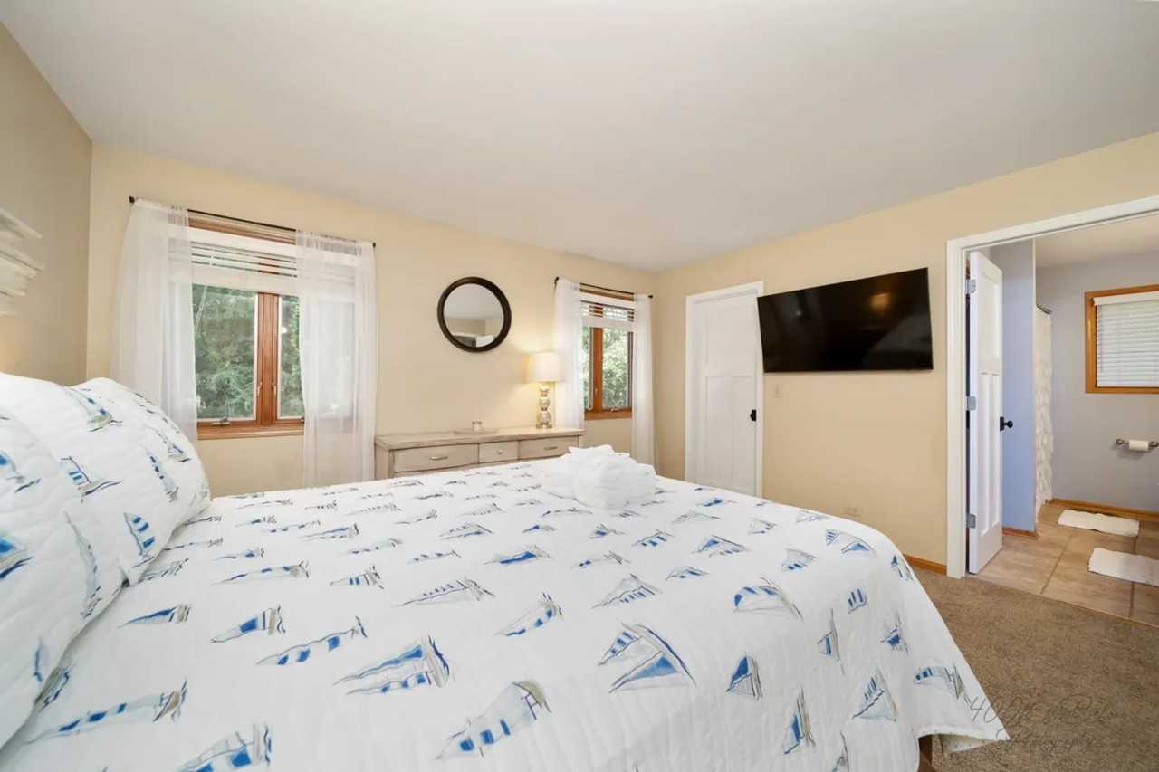 1144 Rolling Ln - Photo 4 of 17