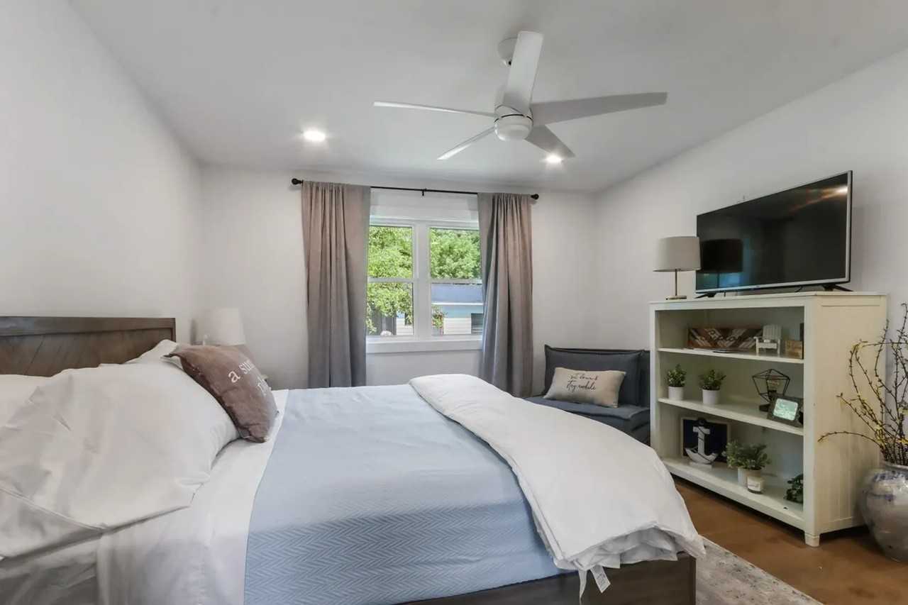 190 Dewey Ave - Photo 6 of 14