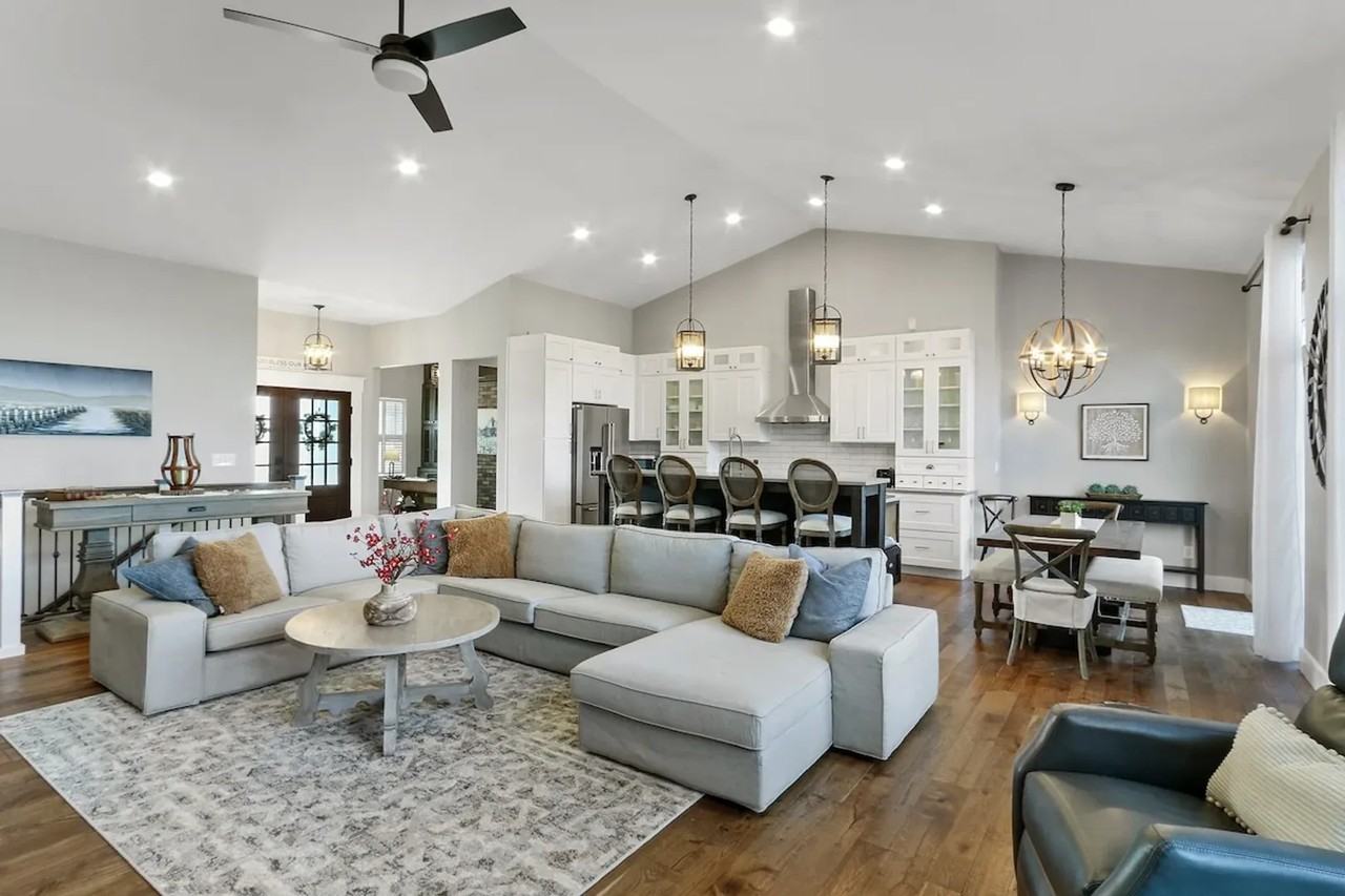 1175 La Salle Ct - Photo 2 of 23