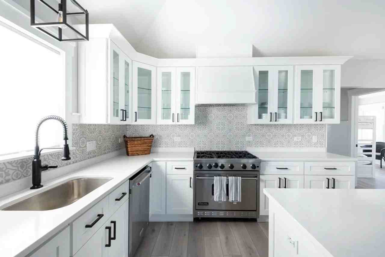 122 Williams St - Photo 2 of 10