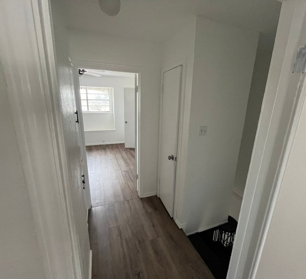 2101 51st St - Photo 3 of 8