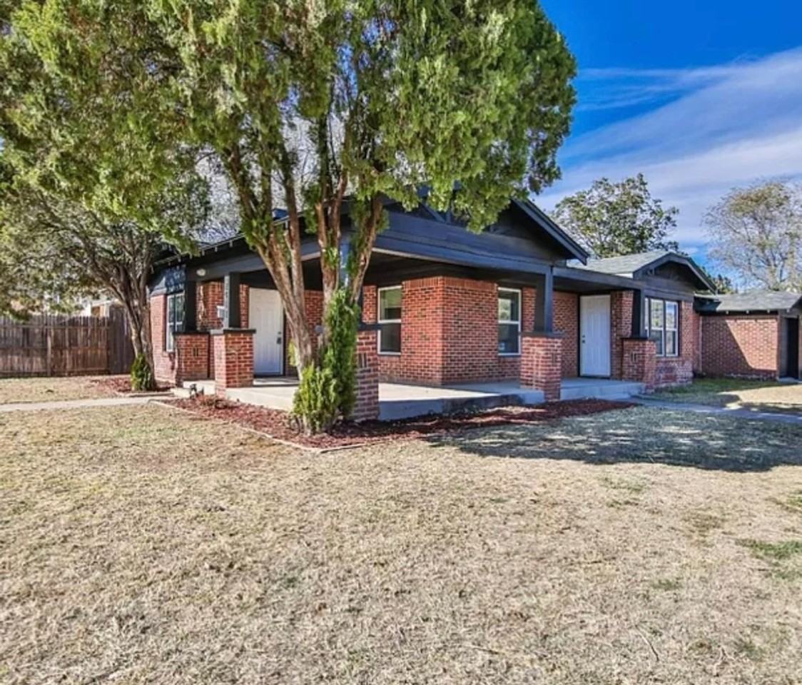 2402 21st St - Photo 7 of 9