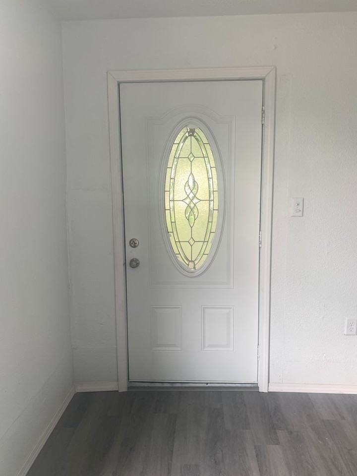 519 E Dale St - Photo 2 of 9