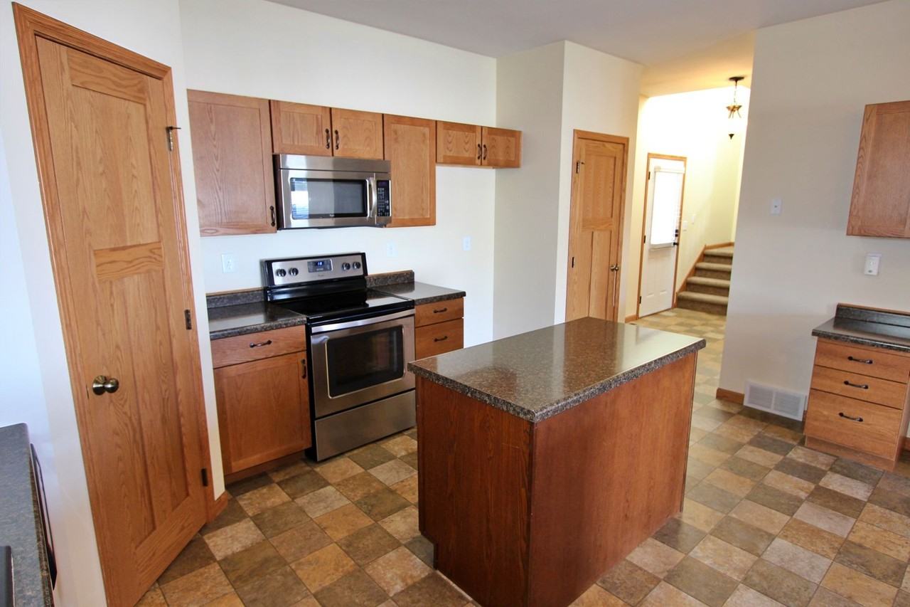 1704 23rd Ave Nw - Photo 7 of 31
