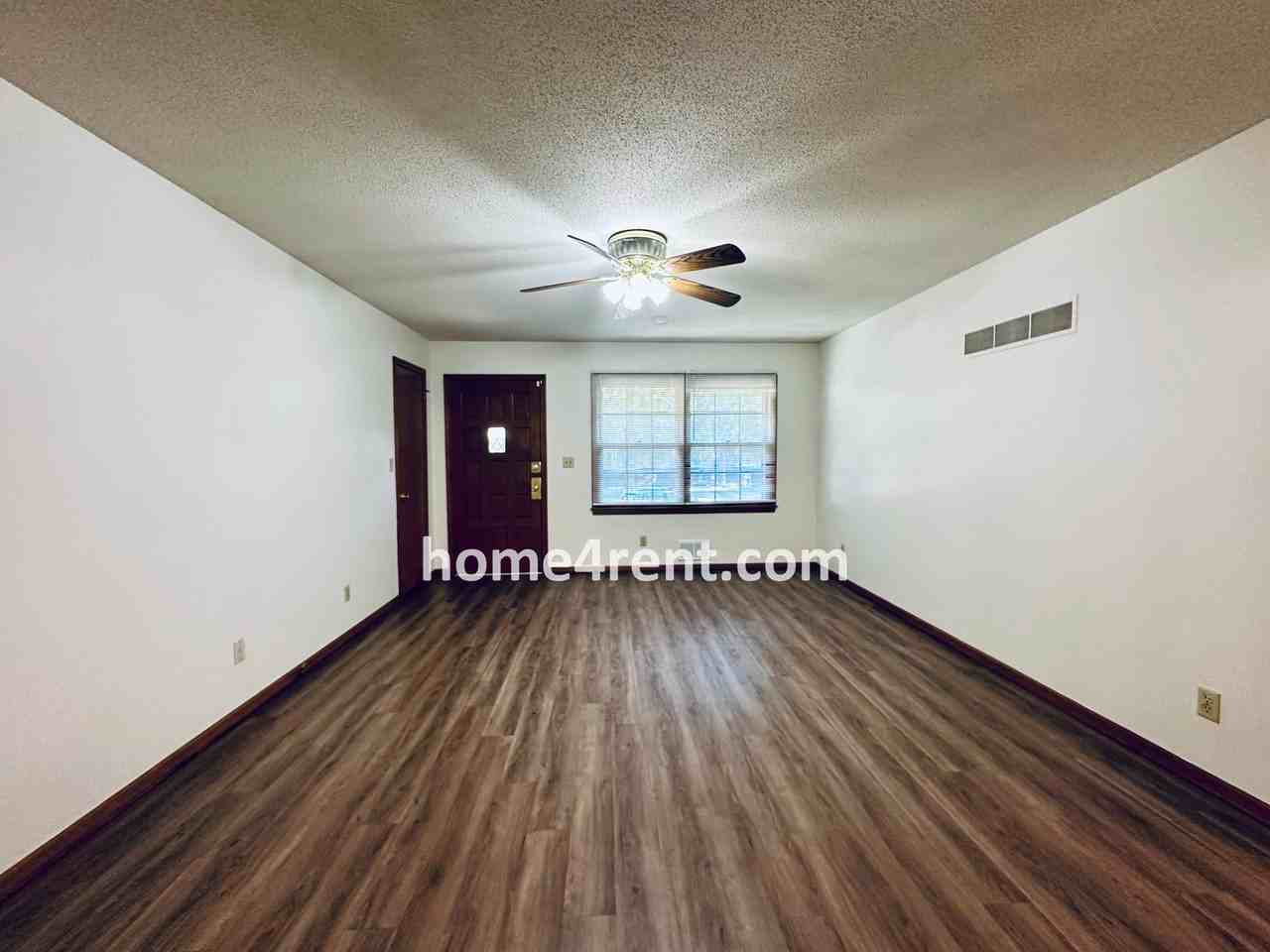 15013 E 46th St S - Photo 3 of 43