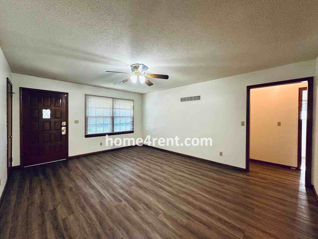 15013 E 46th St S - Photo 4 of 43