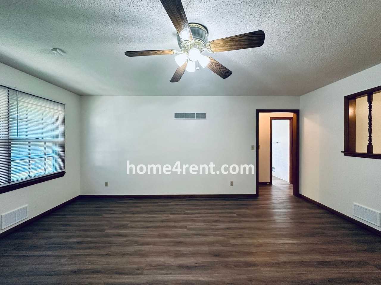 15013 E 46th St S - Photo 5 of 43