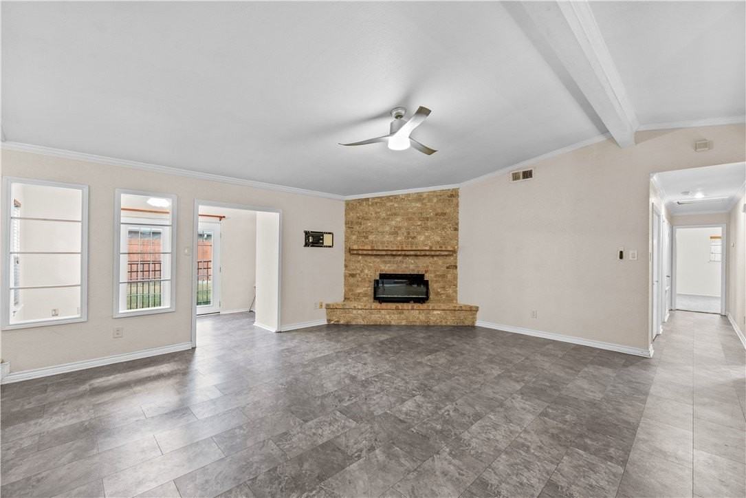 1305 Harbor Lights Drive - Photo 5 of 31