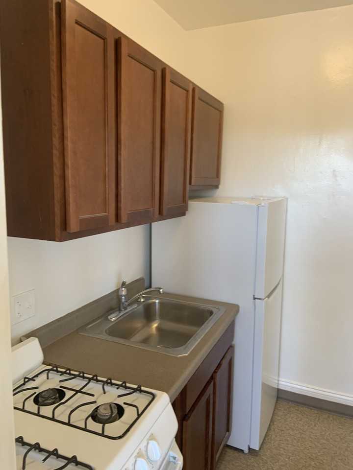 7020 South Jeffery Boulevard - Photo 5 of 11