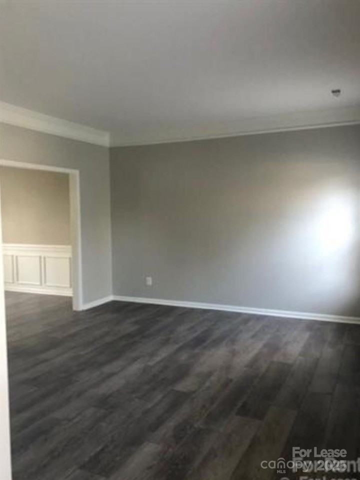 7010 Duchamp Dr - Photo 7 of 8