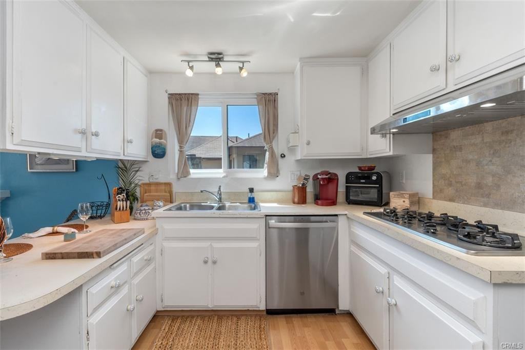 3068 Zell Dr - Photo 3 of 8