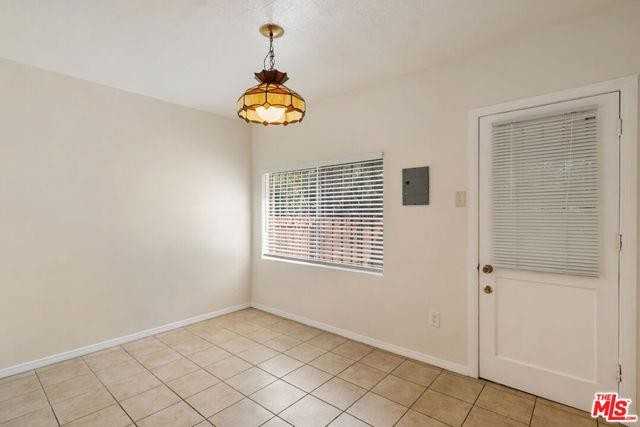 606 South St - Photo 2 of 8