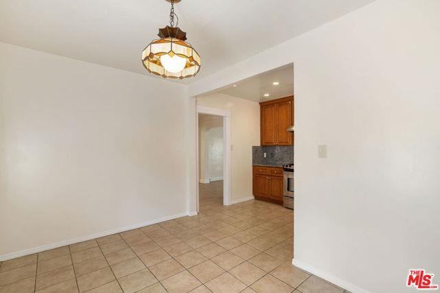 606 South St - Photo 3 of 8