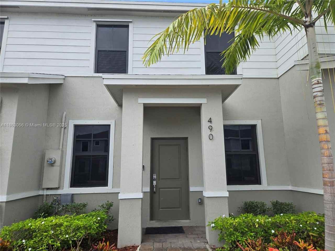 490 Ne 12th St #490 - Photo 2 of 21