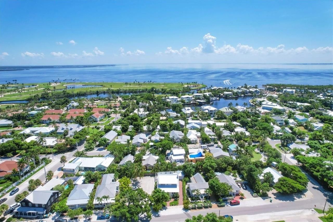 342 Palm Ave - Photo 5 of 48