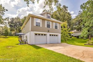 featured image of 13812 Fairway Dr