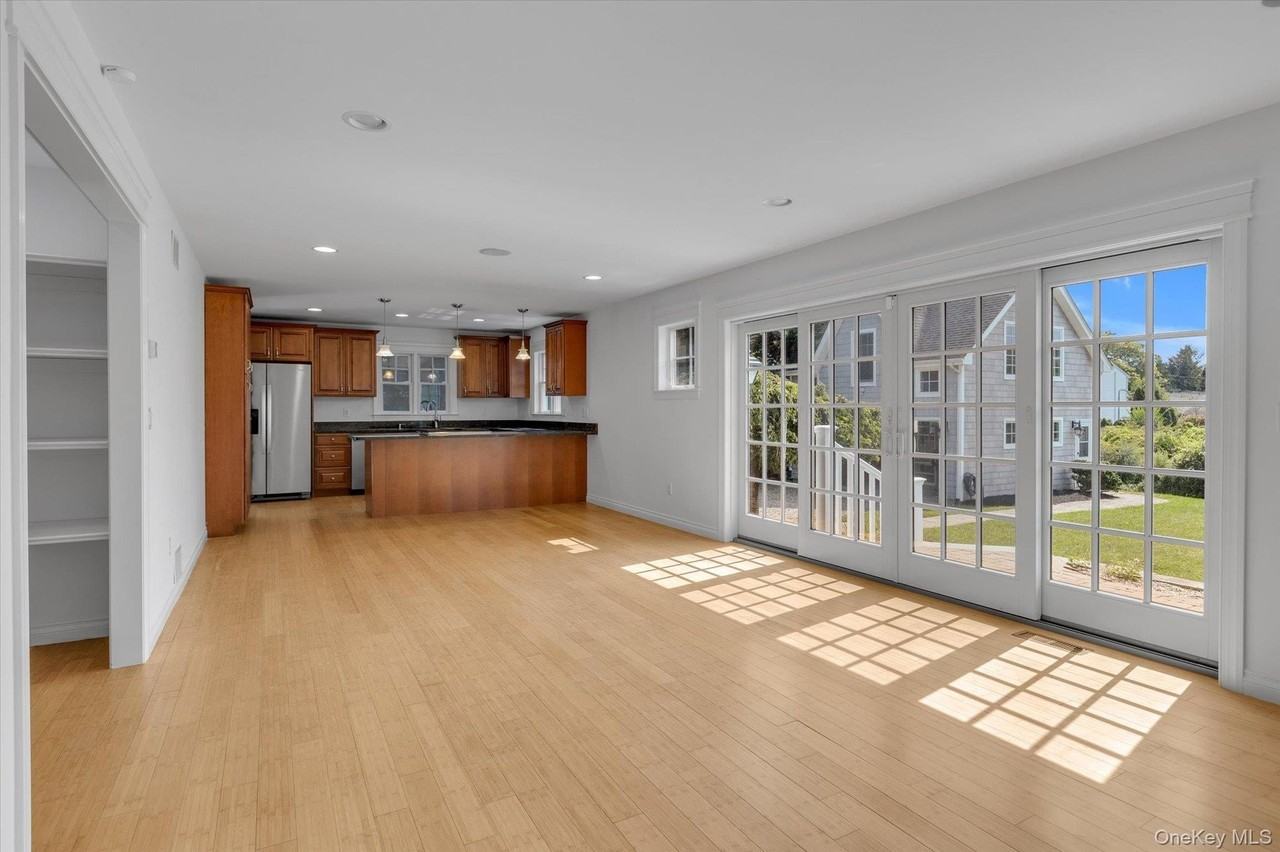 1155 Tasker Ln - Photo 5 of 25